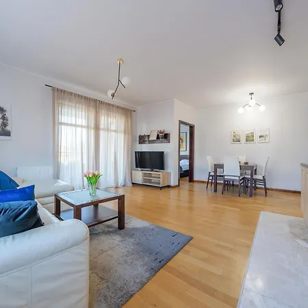 Seaside With Sunny Terrace Apartamento